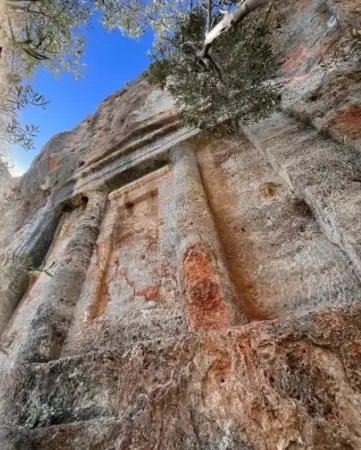 Berberini Anıt Mezarı