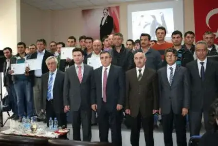 KARO-PLAKA DÖŞEMECİLİĞİ KURSUNU BAŞARIYLE TAMALADILAR