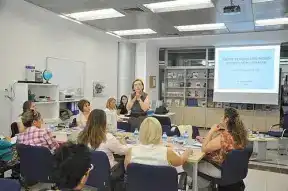 AB Bilgi Merkezinde Kadın Girişimciliğini Teşvik Politikaları sunumu