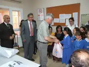 MİTSOdan öğrencilere kırtasiye yardımı