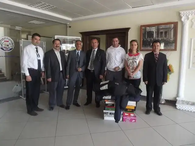 TOBB – MİTSO İŞBİRLİĞİNDE 600 ÖĞRENCİYE MONT VE AYAKKABI YARDIMI - 1