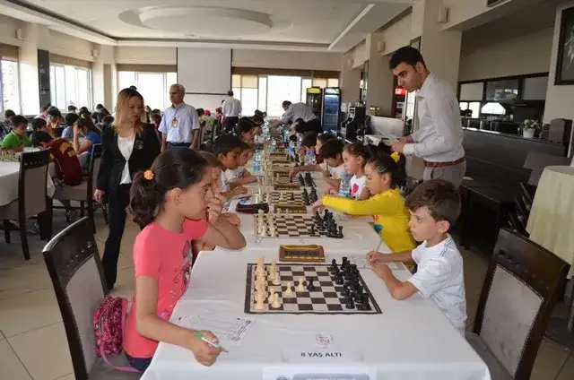 MİTSO’nun desteğinde GENÇLİK KUPASI VE MİLAS’IN EN İYİLERİ SATRANÇ TURNUVASI YAPILDI. - 1