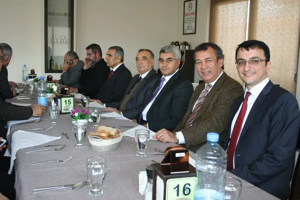 26. Vergi Haftası kutlamaları kapsamında Muğla Vergi Dairesi yetkilileri, Milas'taki meslek odalarının yöneticileriyle MİTSO'da bir araya geldi.    "MİLAS'TAKİ KURUMLAR ARASI İŞBİRLİĞİNİN BAŞKA YERDE ÖRNEĞİ YOK" - 1