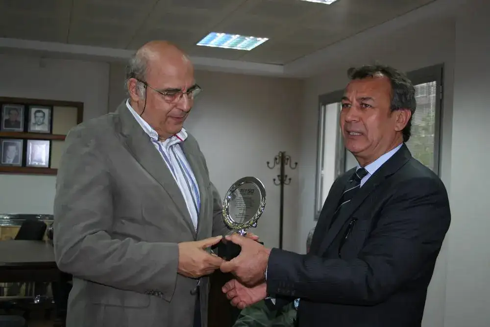 MİTSO'DAN, ZEYTİNYAĞINDA ALTIN MADALYA KAZANAN A. O. MENTEŞE VE A. TOTOŞ'A TEŞEKKÜR PLAKETİ