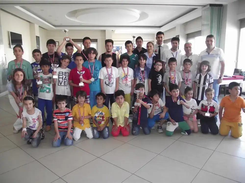 MİTSO GENÇLİK KUPASI SATRANÇ TURNUVASINDA 119 SATRANÇÇI YARIŞTI - 1