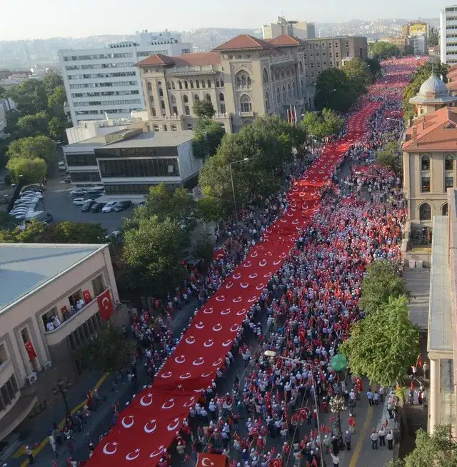 Türkiye teröre karşı tek ses oldu:  "HEP BİRLİKTE TÜRKİYE'YİZ" - 1
