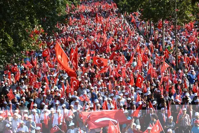 Türkiye teröre karşı tek ses oldu:  "HEP BİRLİKTE TÜRKİYE'YİZ" - 2