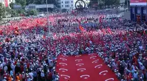 Türkiye teröre karşı tek ses oldu:  "HEP BİRLİKTE TÜRKİYE'YİZ"