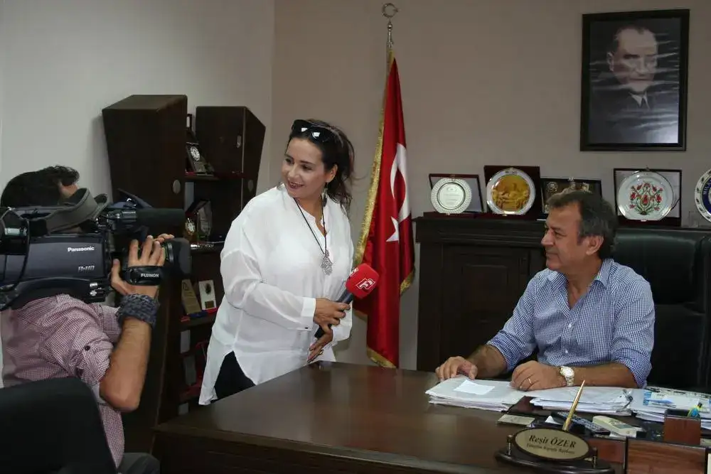 Kanal F Televizyonu MİTSO Yönetim Kurulu Başkanı Reşit Özer'i ziyaret etti. KANAL F TELEVİZYONU ARTIK UYDUDA - 1