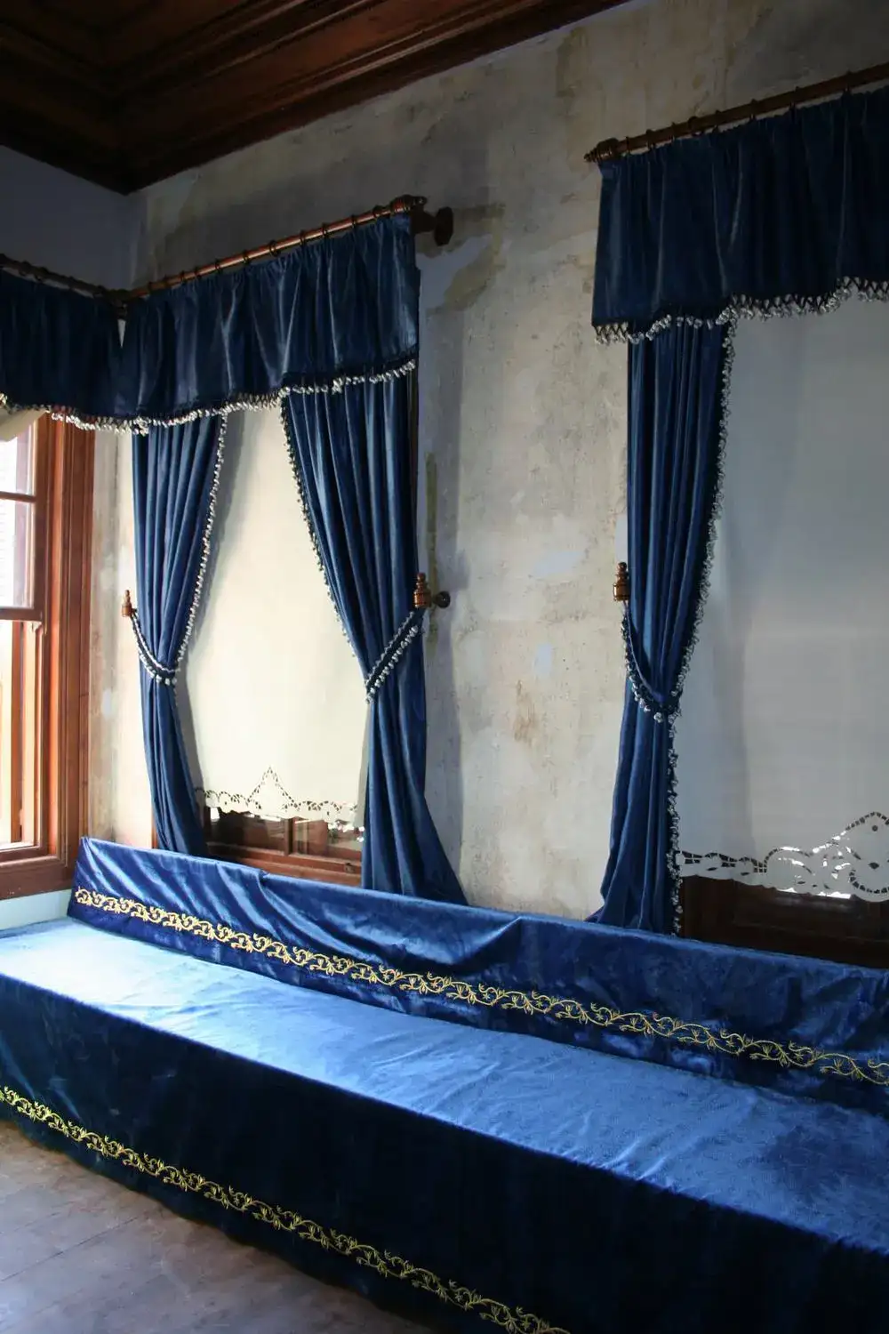 MİTSO UZUNYUVA'DAKİ TARİHİ MİLAS EVLERİNE DÖŞEME YARDIMI YAPTI - 1