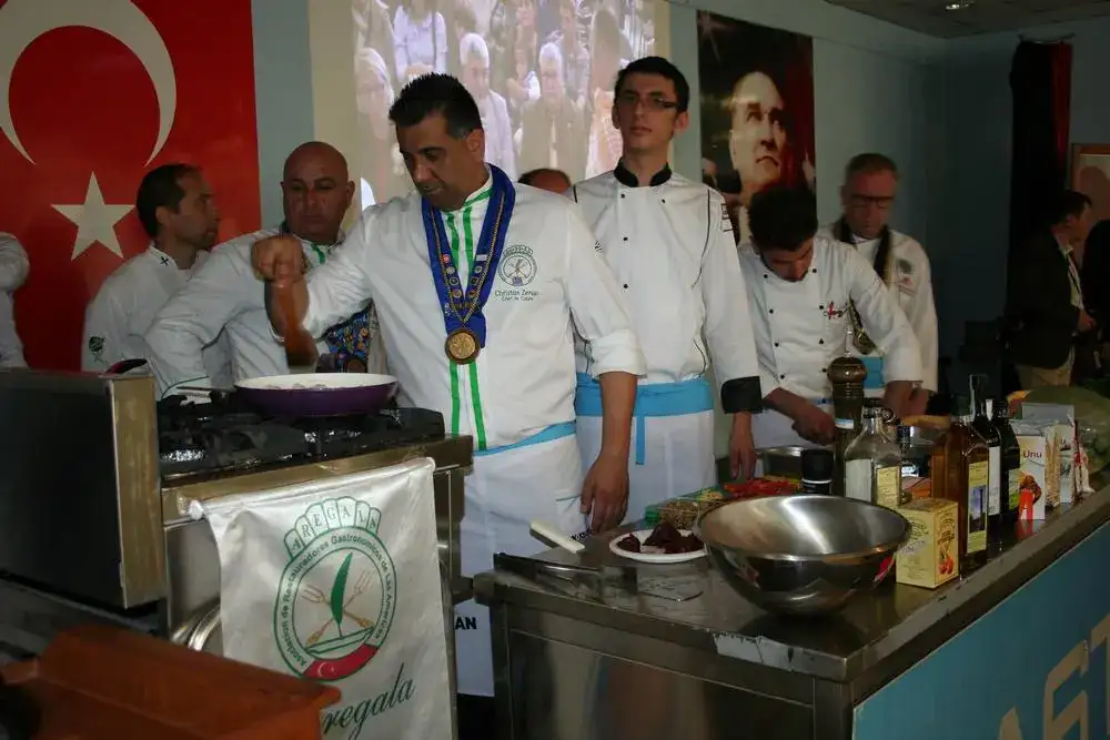 2. Milas Zeytin Hasat Şenliği başarıyla gerçekleştirildi. MİLAS ZEYTİN HASAT ŞENLİĞİYLE ŞENLENDİ - 6