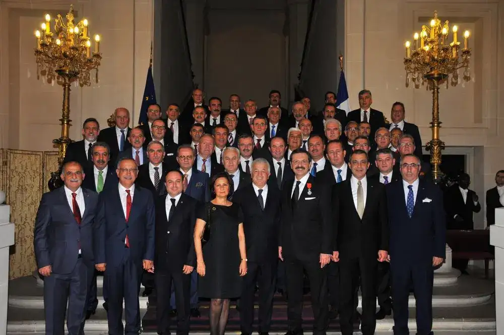 FRANSA'DAN  TOBB BAŞKANI HİSARCIKLIOĞLU'NA ‘LEGİON D'HONNEUR’ NİŞANI - 1