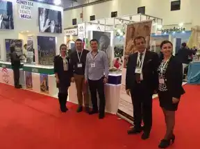 EMİTT'TE HEKATOMNOS İLE HATIRA FOTOĞRAFI ÇEKTİRDİLER