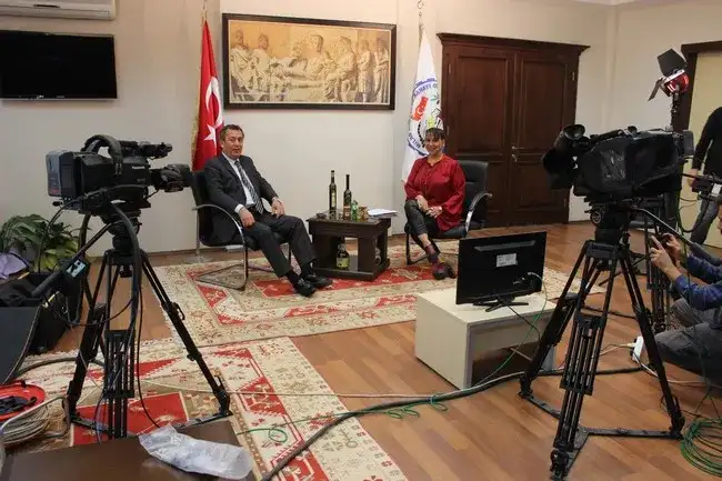 MİTSO Yönetim Kurulu Başkanı Reşit Özer, "Başkan ve Şehir" programına röportaj verdi: "MESLEK ODALARIYLA BİRLİKTE HAREKET EDİYORUZ"