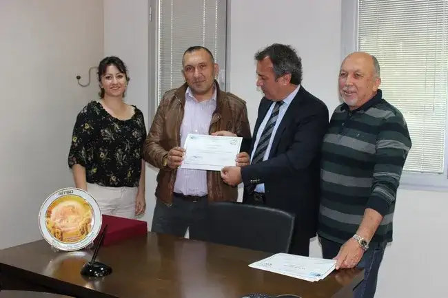 UYGULAMALI EĞİTİME KATILANLARA BELGELERİ VERİLDİ. - 1