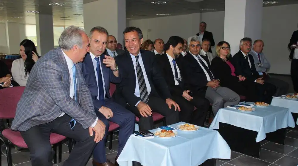 Milas Meslek Yüksekokulu Aşçılık Programı Öğrencilerine zeytinyağı tadım eğitimi verildi:  "ÇALIŞACAĞINIZ MUTFAKLARDA MUTLAKA KALİTELİ ZEYTİNYAĞI İSTEYİN"