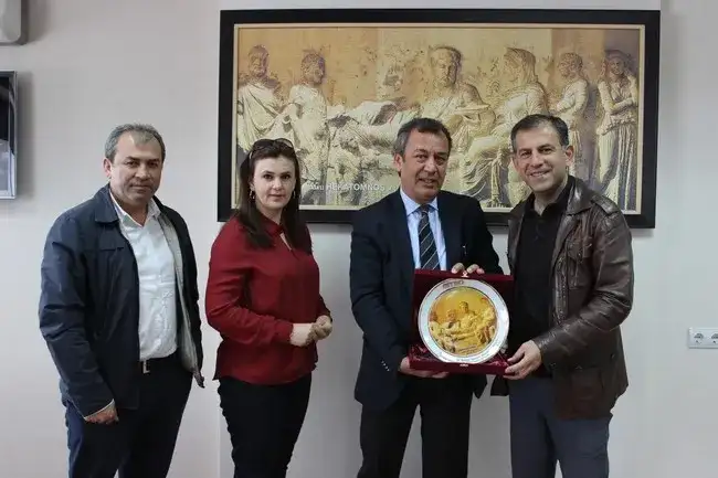 Dünya gazetesine röportaj veren MİTSO Yönetim Kurulu Başkanı Reşit Özer: "MİTSO, MİLAS'IN 4 T'SİNE SAHİP ÇIKIYOR" - 1