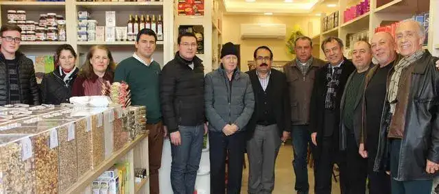 Dededen toruna bir geleneği yaşatan Helvacıoğlu'nu ziyaret eden MİTSO Başkanı Özer:  "RAFLARINIZDA COĞRAFİ İŞARETLİ MİLAS ZEYTİNYAĞI DA OLSUN"