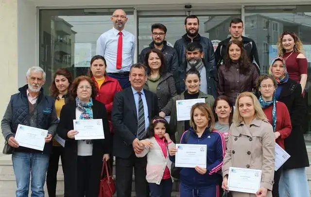 Girişimci adayları Uygulamalı Girişimcilik Eğitimi belgelerini aldılar...  UYGULAMALI GİRİŞİMCİLİK EĞİTİMİNİ BAŞARDILAR ŞİMDİ SIRA İŞ YAŞAMINDA