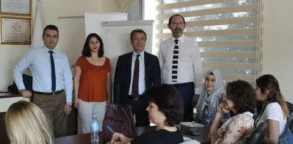 MİTSO' 2017 yılında 5'inci uygulamalı girişimcilik eğitimini başlattı.  UMUTLARI HİBE DESTEĞİ ALIP KENDİ İŞYERLERİNİ KURMAK!  *MİTSO'nun KOSGEB işbirliğinde düzenlediği uygulamalı girişimcilik eğitimi için başvuruda bulunan 61 kişiden sınavla belirlenen 30 kişi eğitime başladı.