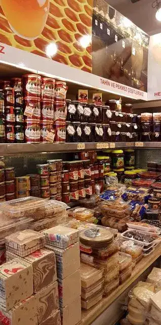 MİTSO'NUN RAF BAŞARISI İŞE YARADI:  SAKARKAYA'NIN KIRMIZI BALI ŞİMDİ DE İZMİR'DEKİ MAĞAZALARIN RAFLARINDA - 2