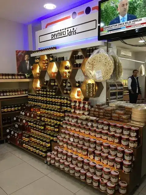 MİTSO'NUN RAF BAŞARISI İŞE YARADI:  SAKARKAYA'NIN KIRMIZI BALI ŞİMDİ DE İZMİR'DEKİ MAĞAZALARIN RAFLARINDA - 4