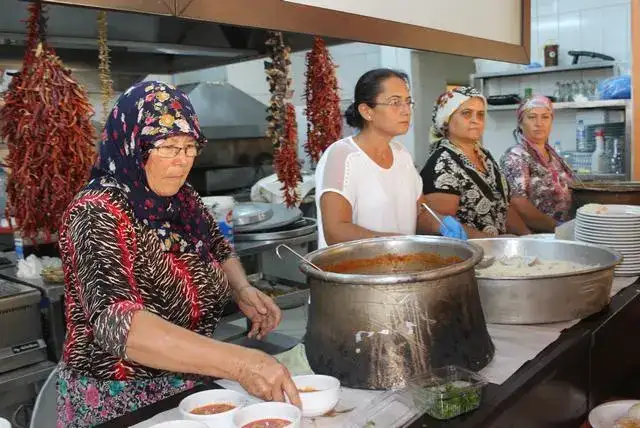 MİTSO'nun "Milas Ekonomisinin Öncüleri" ödül töreninde konuklara  MİLAS DÜĞÜN YEMEKLERİ İKRAM EDİLDİ - 2