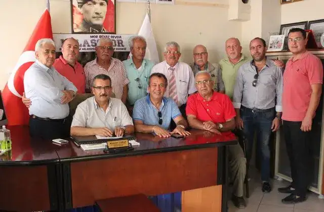 MİTSO MAHALLE MUHTARLARIYLA EL ELE...  MİTSO SON DÖRT YILDA, MUHTARLARLA İŞBİRLİĞİ YAPARAK 3 868 AİLEYE ERZAK, 3 BİN 47 ÖĞRENCİYE MONT VEYA BOT YARDIMI YAPTI - 1