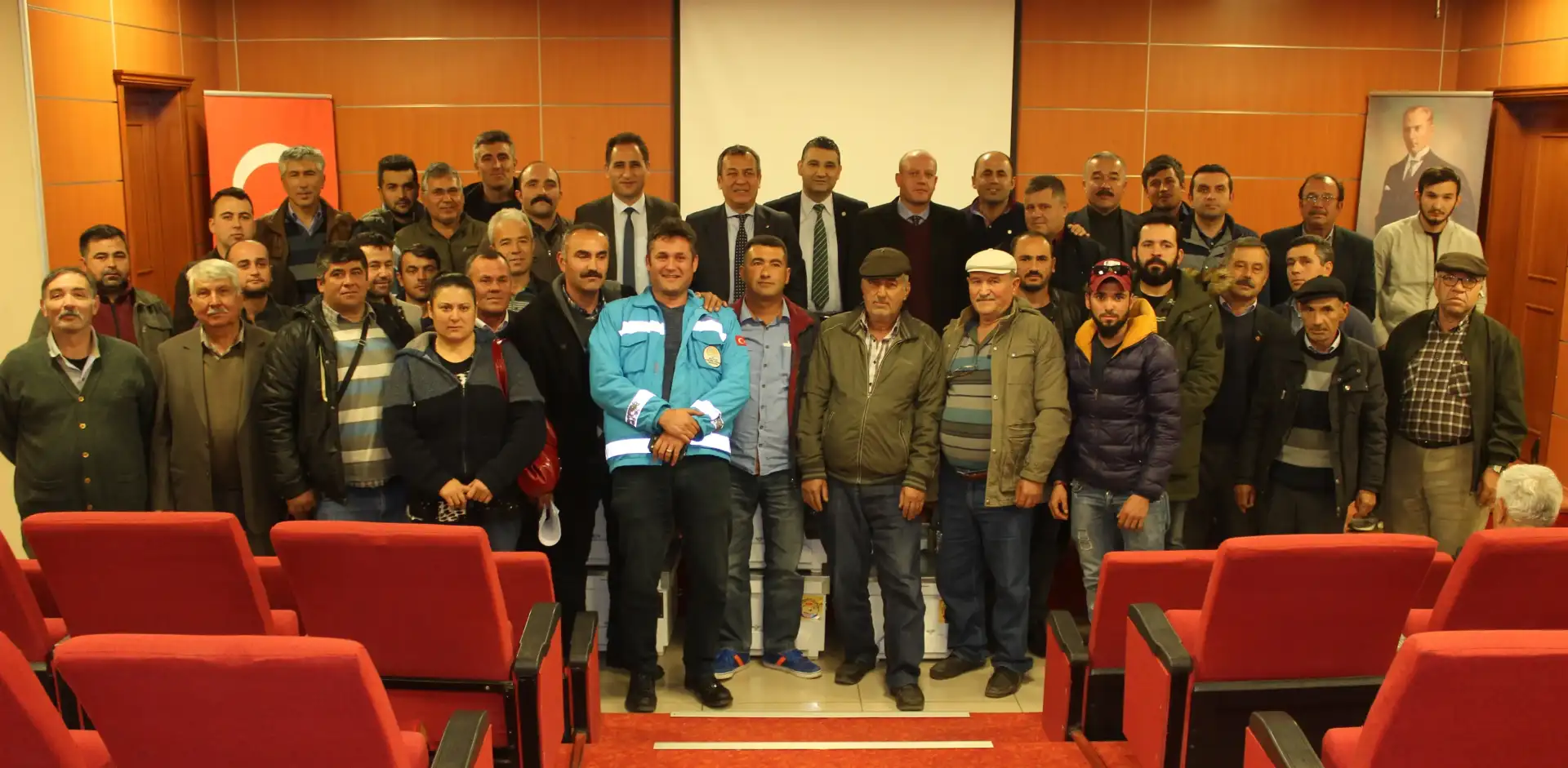 MİTSO, ARICILIK KURSUNU BAŞARIYLA TAMAMLAYAN İLK ÜÇ ARICIYA KOVAN ARMAĞAN ETTİ - 3