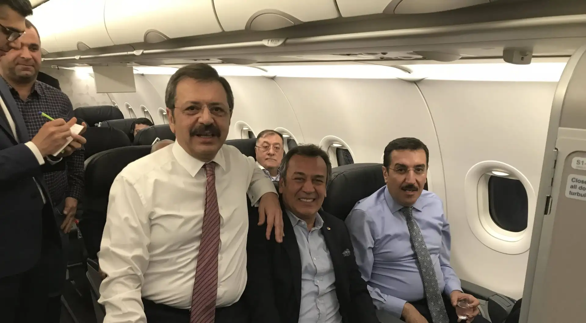 REŞİT ÖZER, TOBB'NİN DAVETİYLE KATAR'A GİTTİ  MİLAS'IN COĞRAFİ İŞARETLİ ZEYTİNYAĞI KATAR'DA GÖRÜCÜYE ÇIKTI