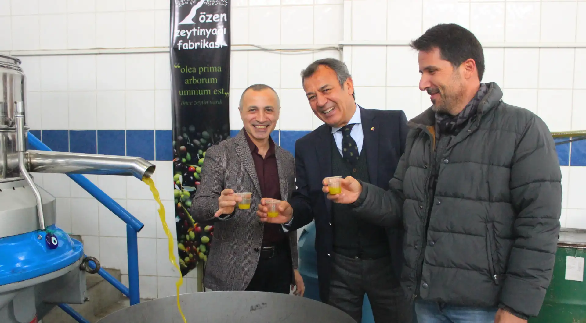 UĞUR ÖZEN'DEN KEKİK VE LİMON AROMALI ÖZEL ÜRETİM ZEYTİNYAĞI