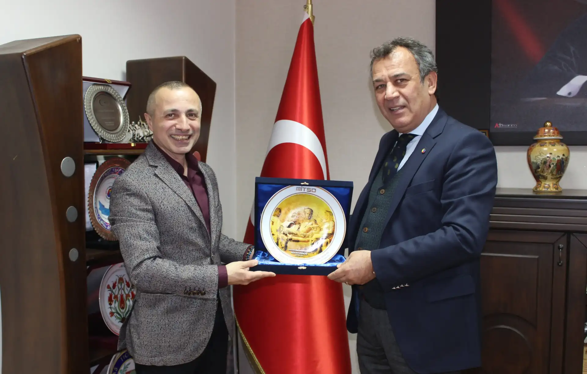 HÜRRİYET GAZETESİNDEN ADNAN KAYA MİTSO'NUN KONUĞU OLDU: "BİZİM TERCİHİMİZ ERKEN HASAT, SOĞUK SIKIM MEMECİK ZEYTİNYAĞI" - 2