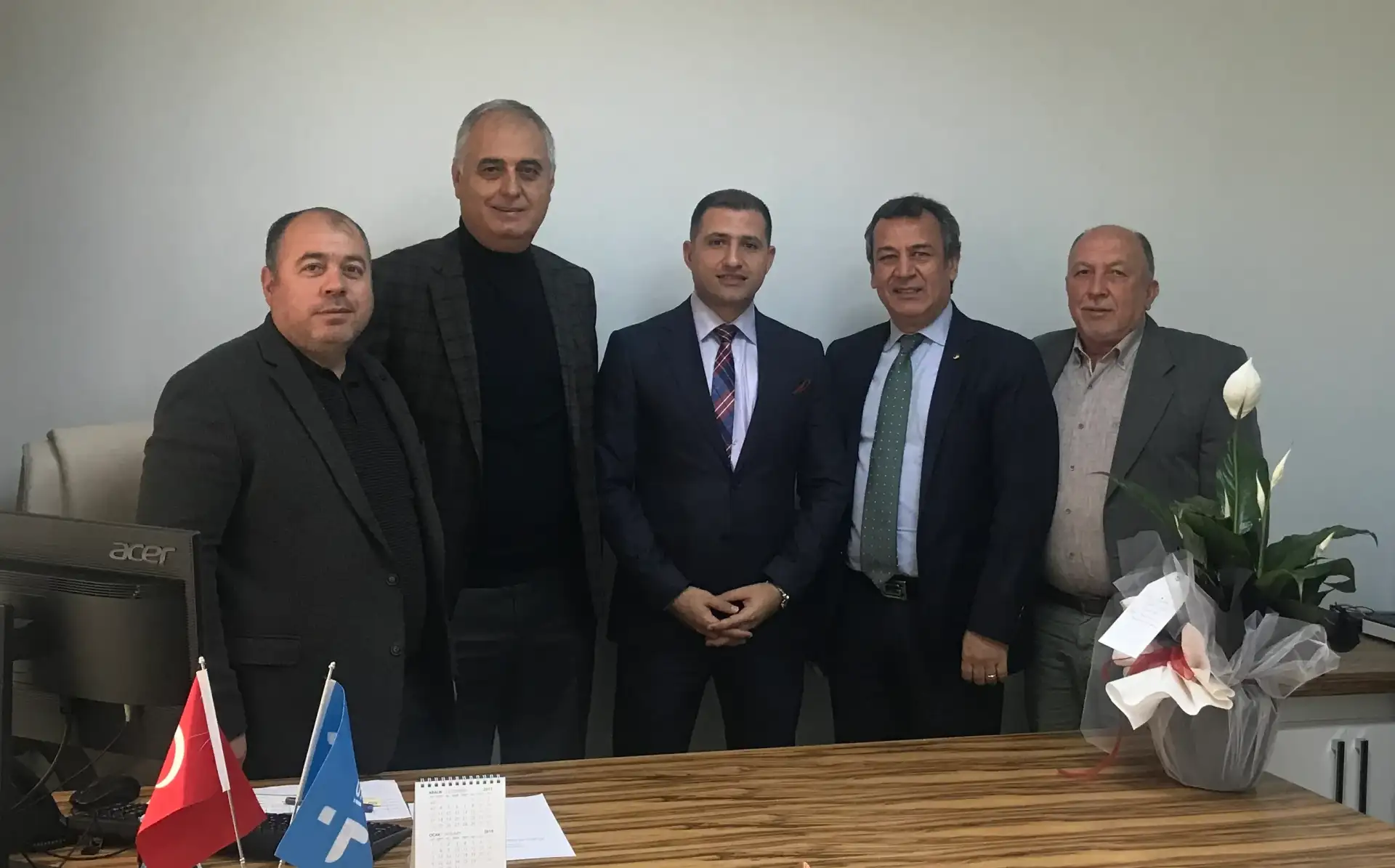 İŞKUR'un Milas Şubesi Müdürlüğünün açılmasına en çok MİTSO sevindi MİTSO, İŞKUR'A HİZMET BAYRAĞINI KURUMUN YENİ AÇILAN MİLAS ŞUBE MÜDÜRLÜĞÜNE DEVRETTİ. - 1