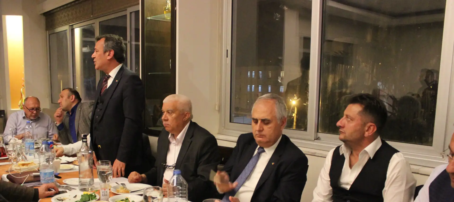 MİTSO, basın mensuplarıyla 9'uncu fuarın ilk gününü değerlendirdi 9'UNCU FUARIN EN SEVİNDİRİCİ YANI, BAKANIN YENİ FUAR ALANI İÇİN İMZA SÖZÜ VERMİŞ OLMASIDIR"