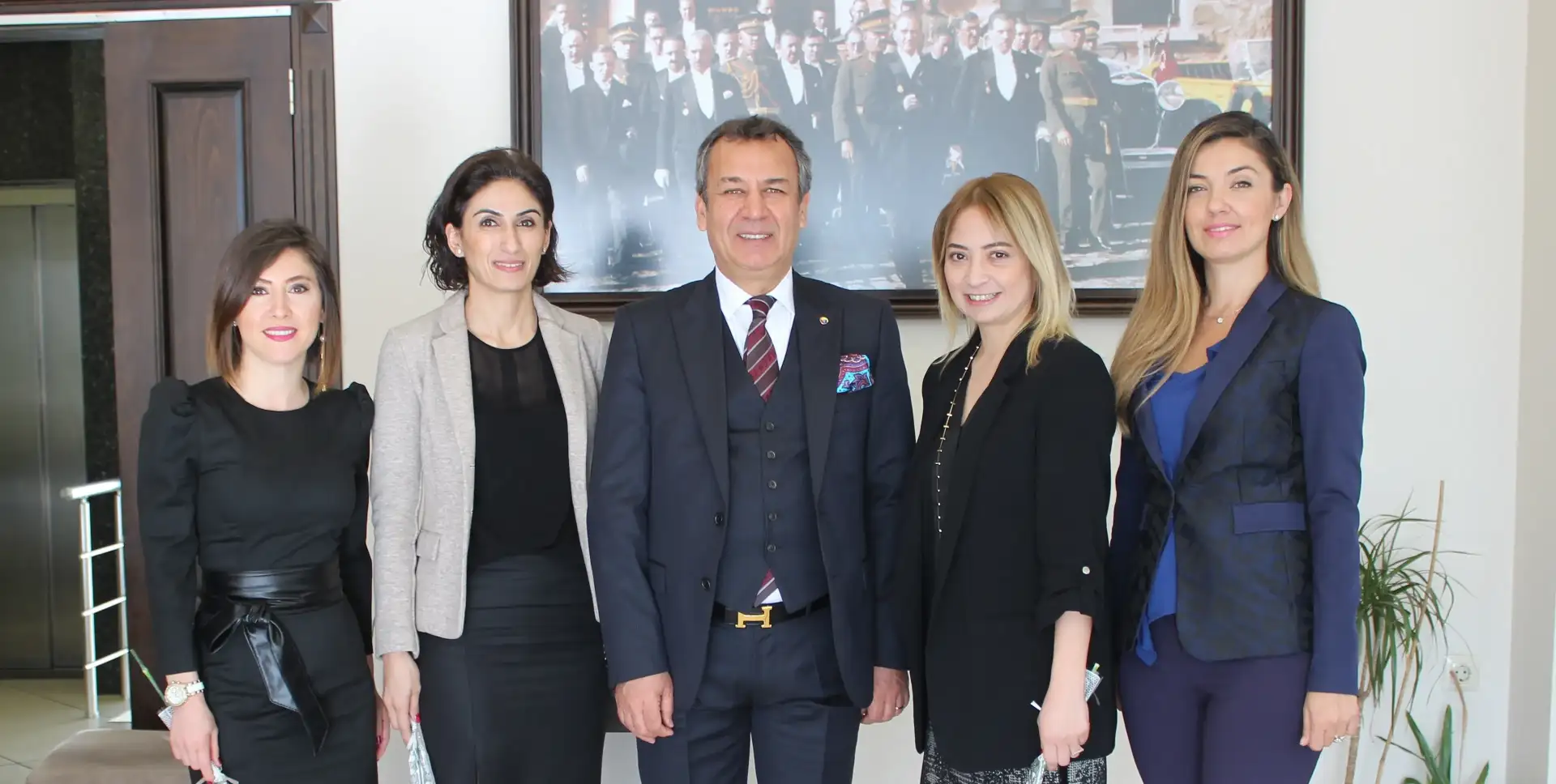 MİTSO'dan kadınlara özel 8 Mart kahvaltısı... "ATATÜRK'ÜN YILLAR ÖNCE ÖZLEMİNİ DUYDUĞU KADIN / EKREK EŞİTLİĞİ MİLAS'TA YAŞANIYOR"