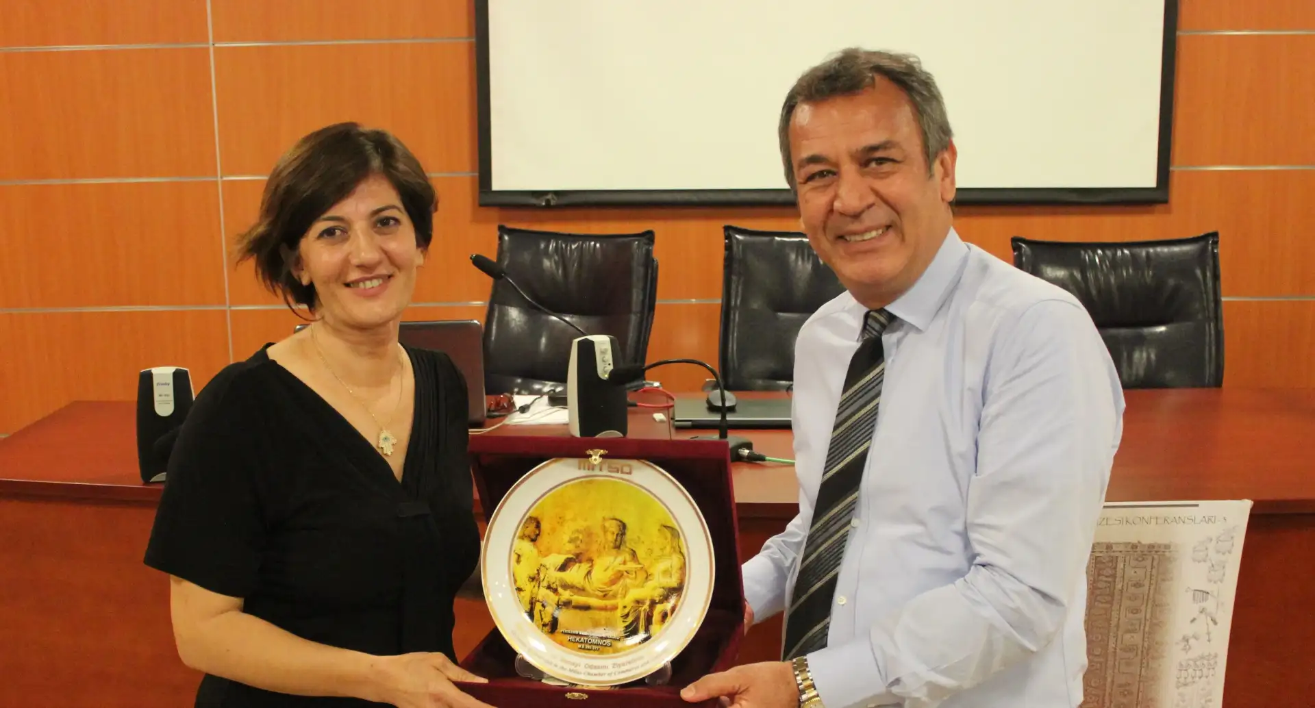 MİLAS HALILARININ MÜZEYE YOLCULUĞU MİTSO'DA ANLATILDI