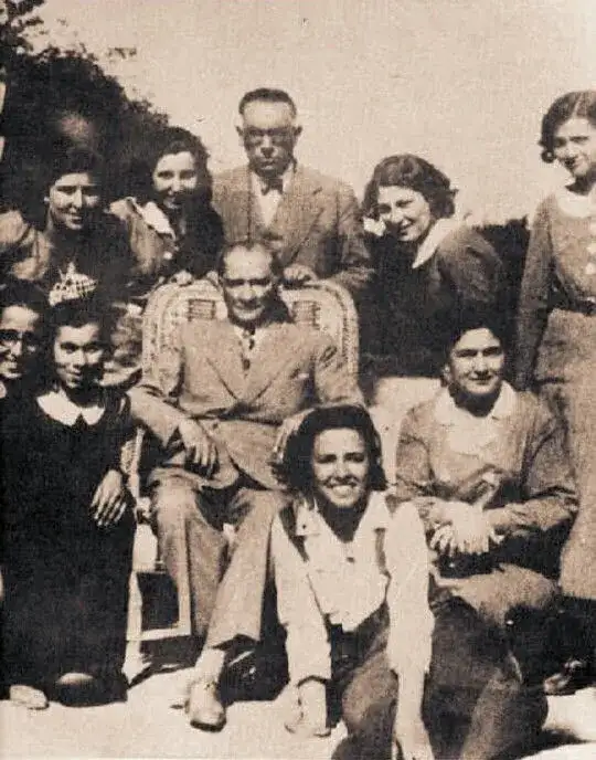 19 MAYIS ATATÜRK'Ü ANMA, GENÇLİK VE SPOR BAYRAMIMIZ KUTLU OLSUN - 1