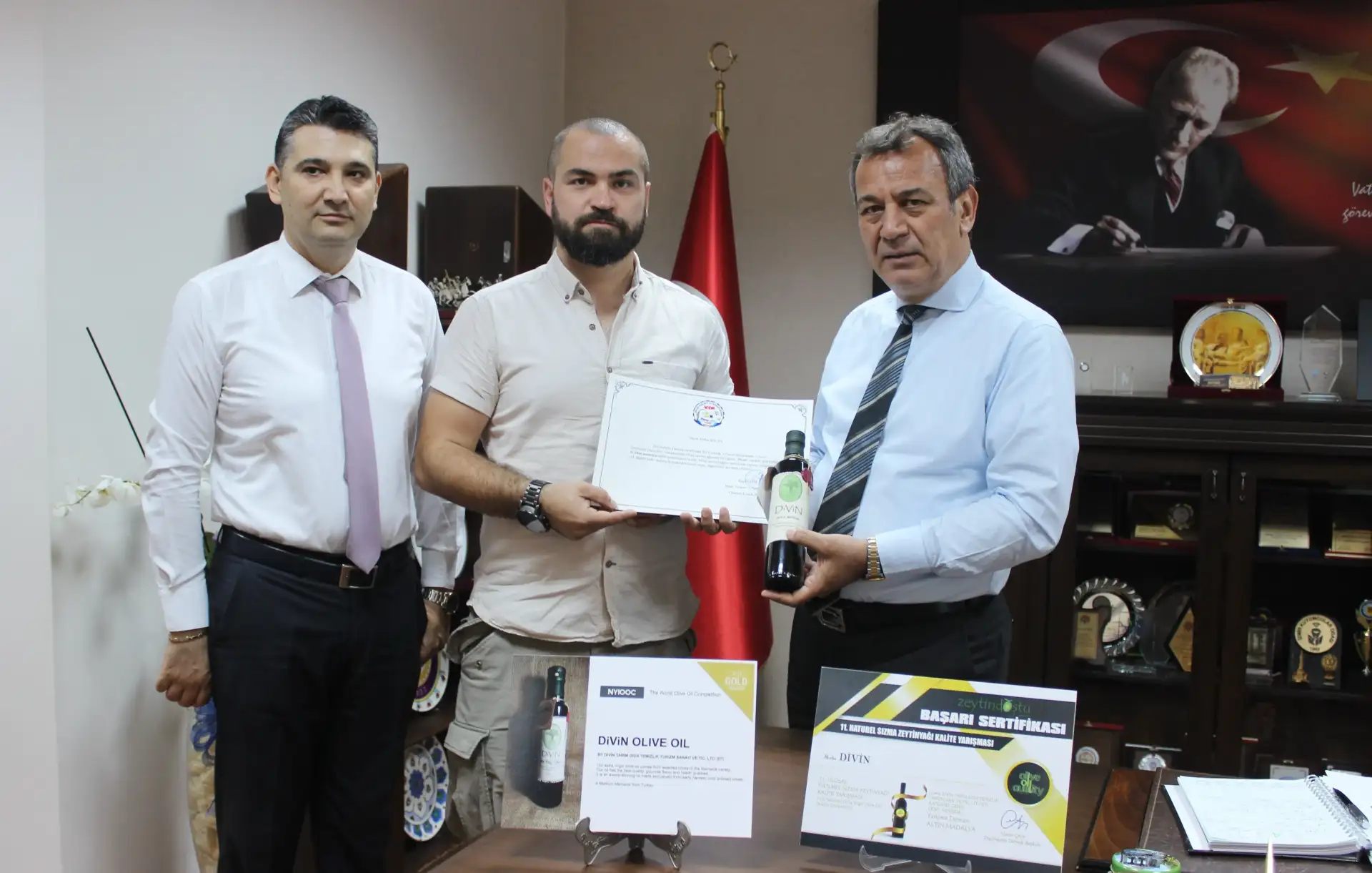 ABD'de düzenlendi. MİLAS'IN "DİVİN" ZEYTİNYAĞI, DÜNYA ZEYTİNYAĞI YARIŞMASINDA ALTIN MADALYA KAZANDI - 1