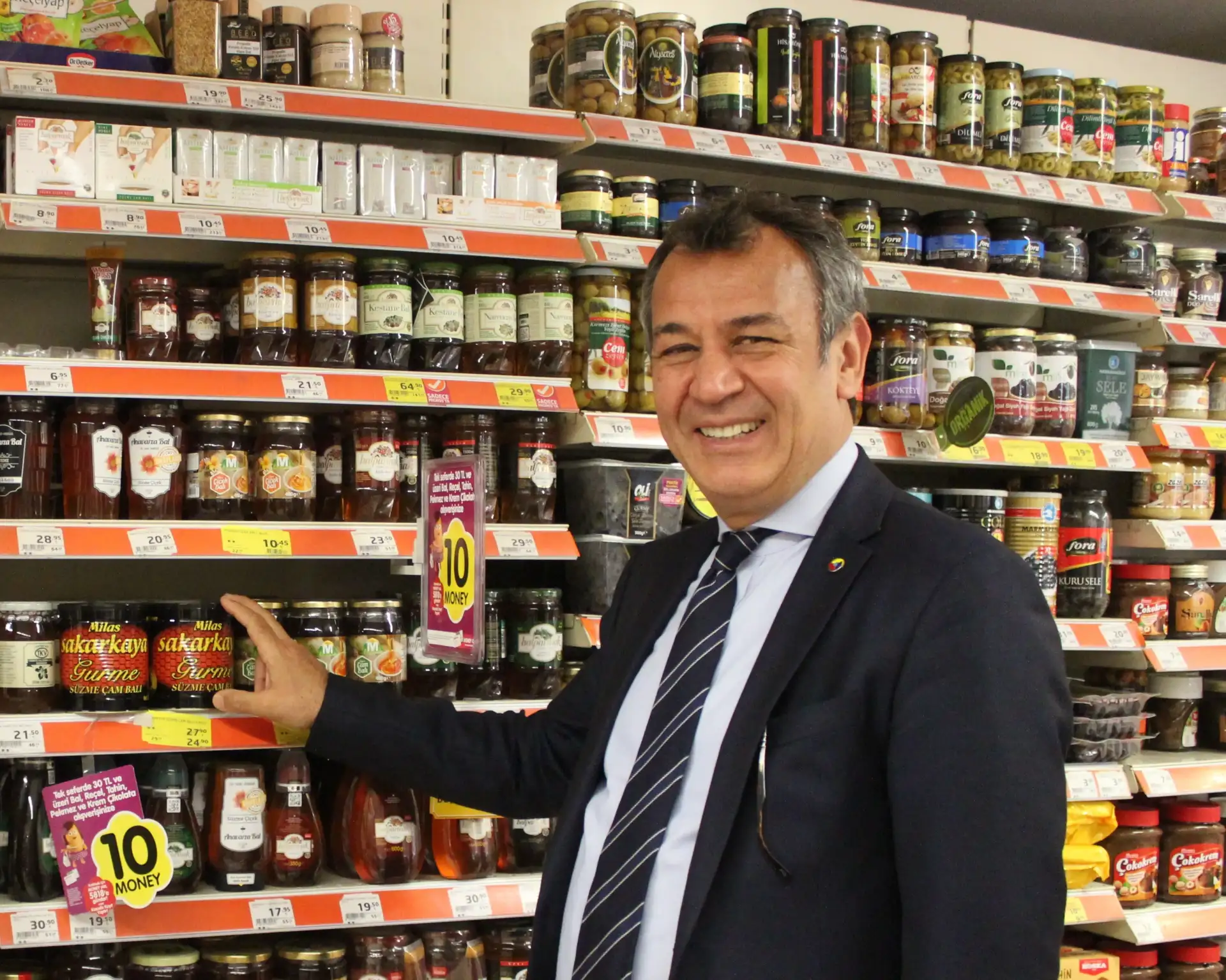 "Fiyat Etiketi Yönetmeliği"nde değişiklik yapıldı: ETİKETLERDE, MALIN FİYATININ UYGULANMAYA BAŞLANDIĞI TARİH İLE  TÜRK MALI İŞARETİ DE OLACAK