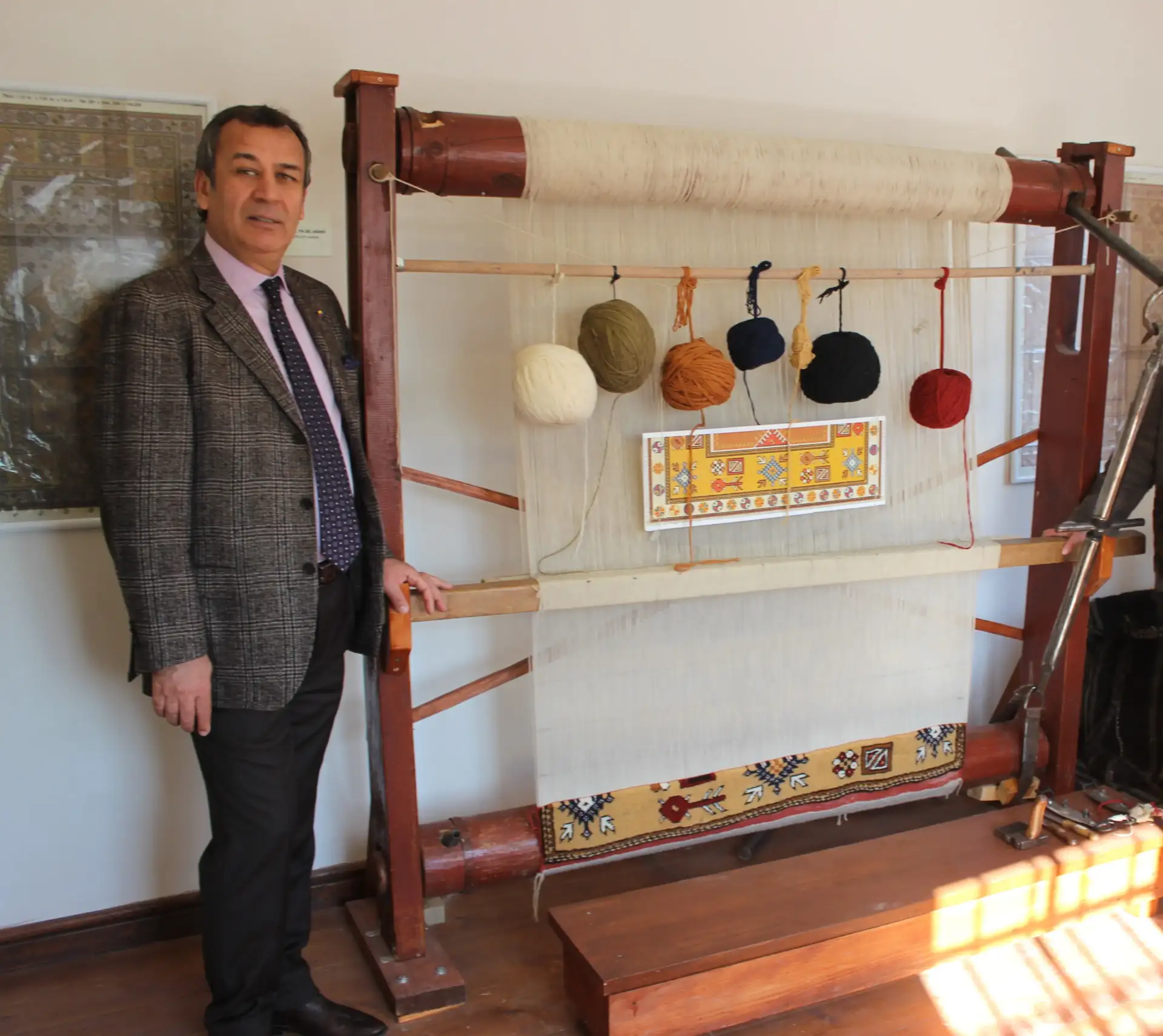 Milas'ın geleneksel el halıcılığı yeniden canlandırılacak MİTSO, İŞKUR VE MİLLİ EĞİTİM İŞBİRLİĞİNDE HALI KURSLARI AÇILACAK - 1