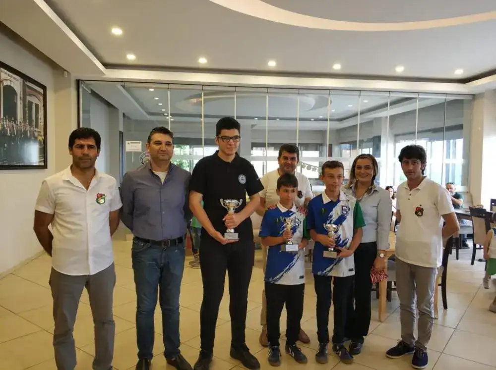 TSF VE MİTSO İŞBİRLİĞİNDE DÜZENLENDİ... MİLAS 19 MAYIS SATRANÇ TURNUVASINDA 118 SATRANÇÇI YARIŞTI - 2