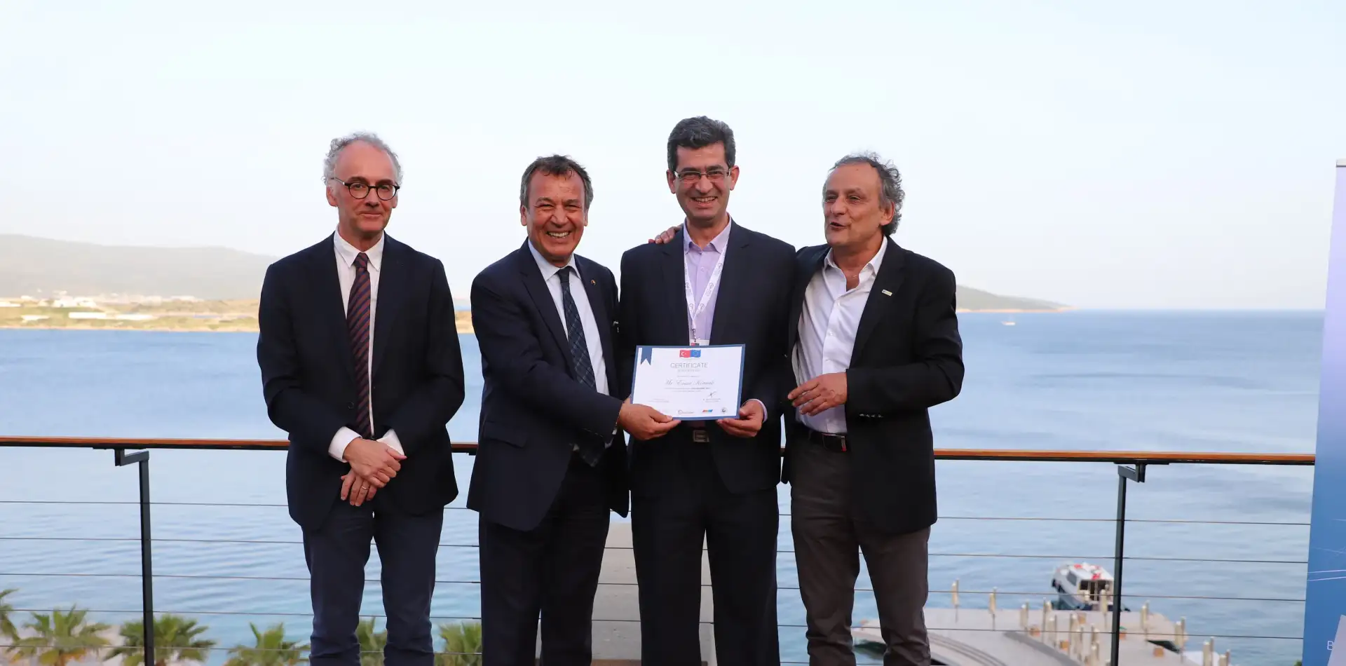 TÜRKİYE - AB İŞ DÜNYASI DİYALOGU KAPSIMINDA					  TÜRKİYE'DEN VE AB'DEN ODA VE BORSA YÖNETİCİLERİNE BODRUM'DA EĞİTİM