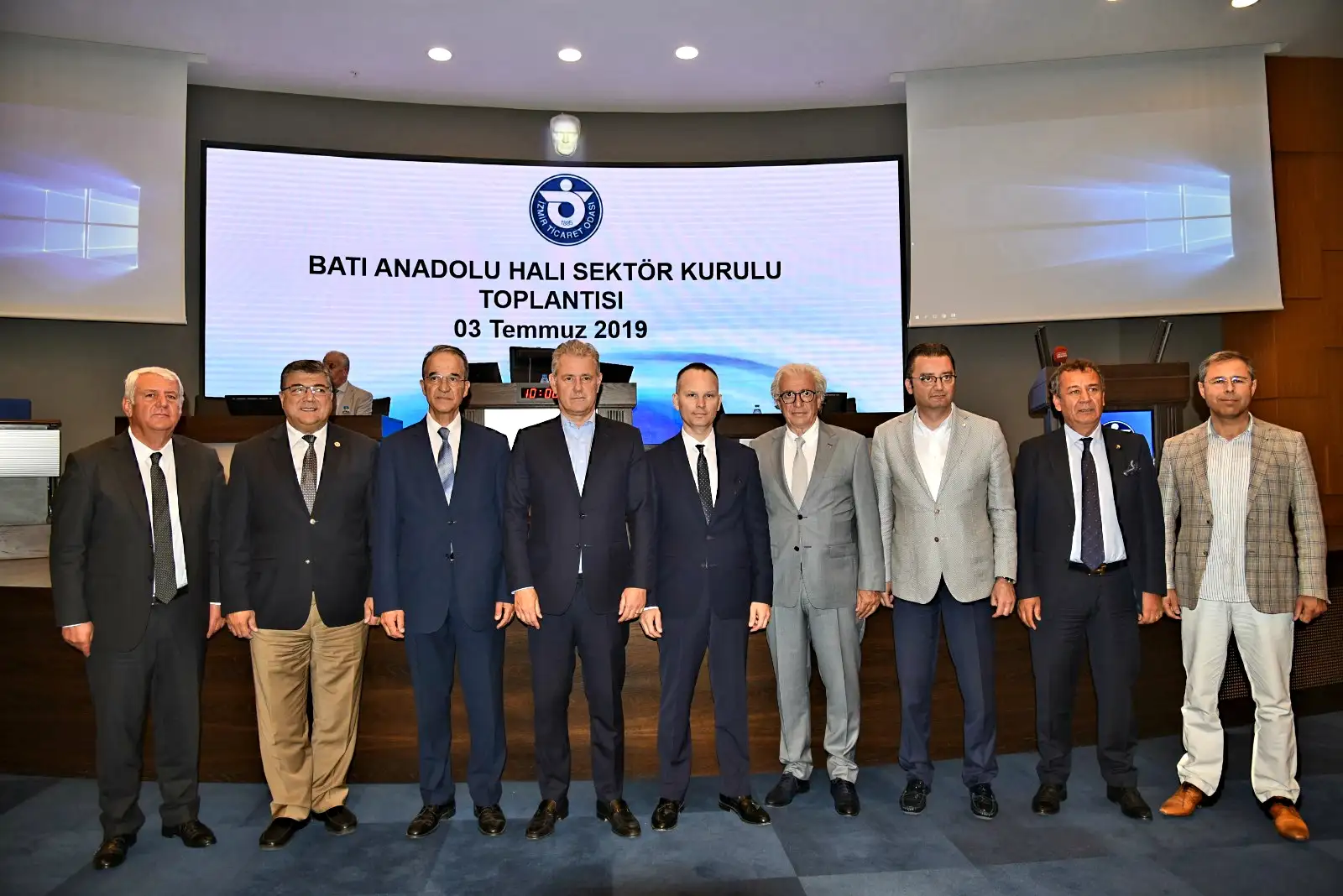 "Batı Anadolu Halı Sektör Kurulu Toplantısı" İZTO'da yapıldı. "EL HALICILIĞINA DEVLET DESTEĞİ ŞART" - 1