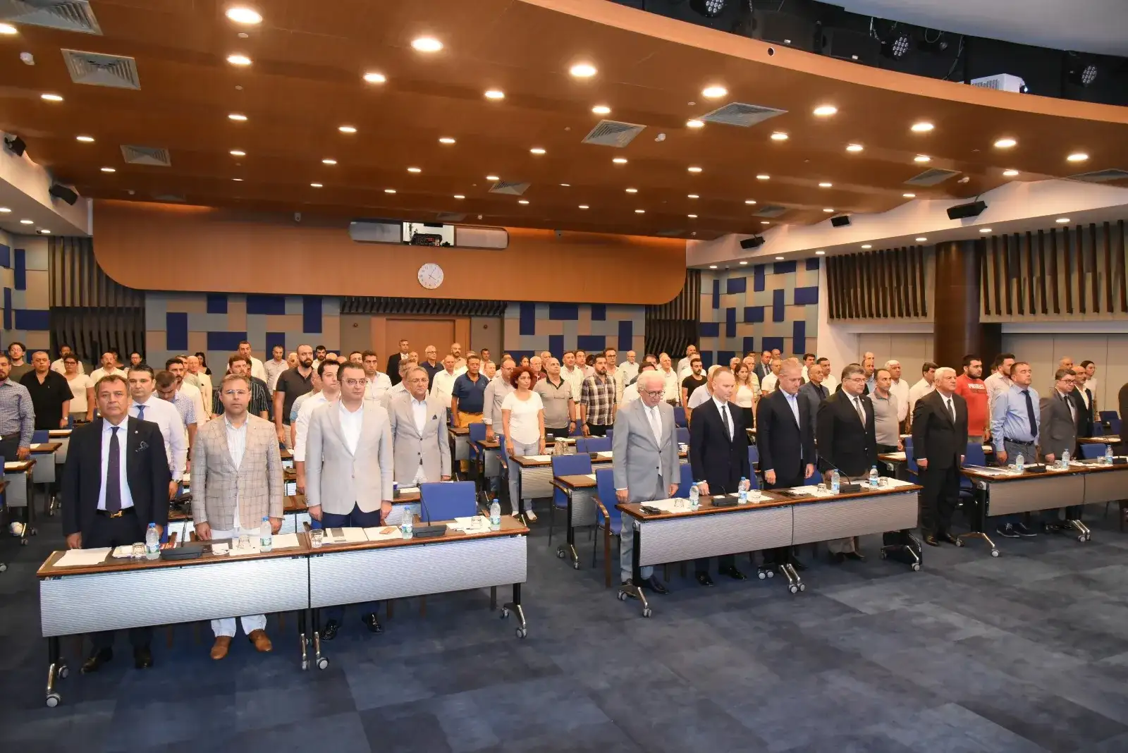 "Batı Anadolu Halı Sektör Kurulu Toplantısı" İZTO'da yapıldı. "EL HALICILIĞINA DEVLET DESTEĞİ ŞART" - 2