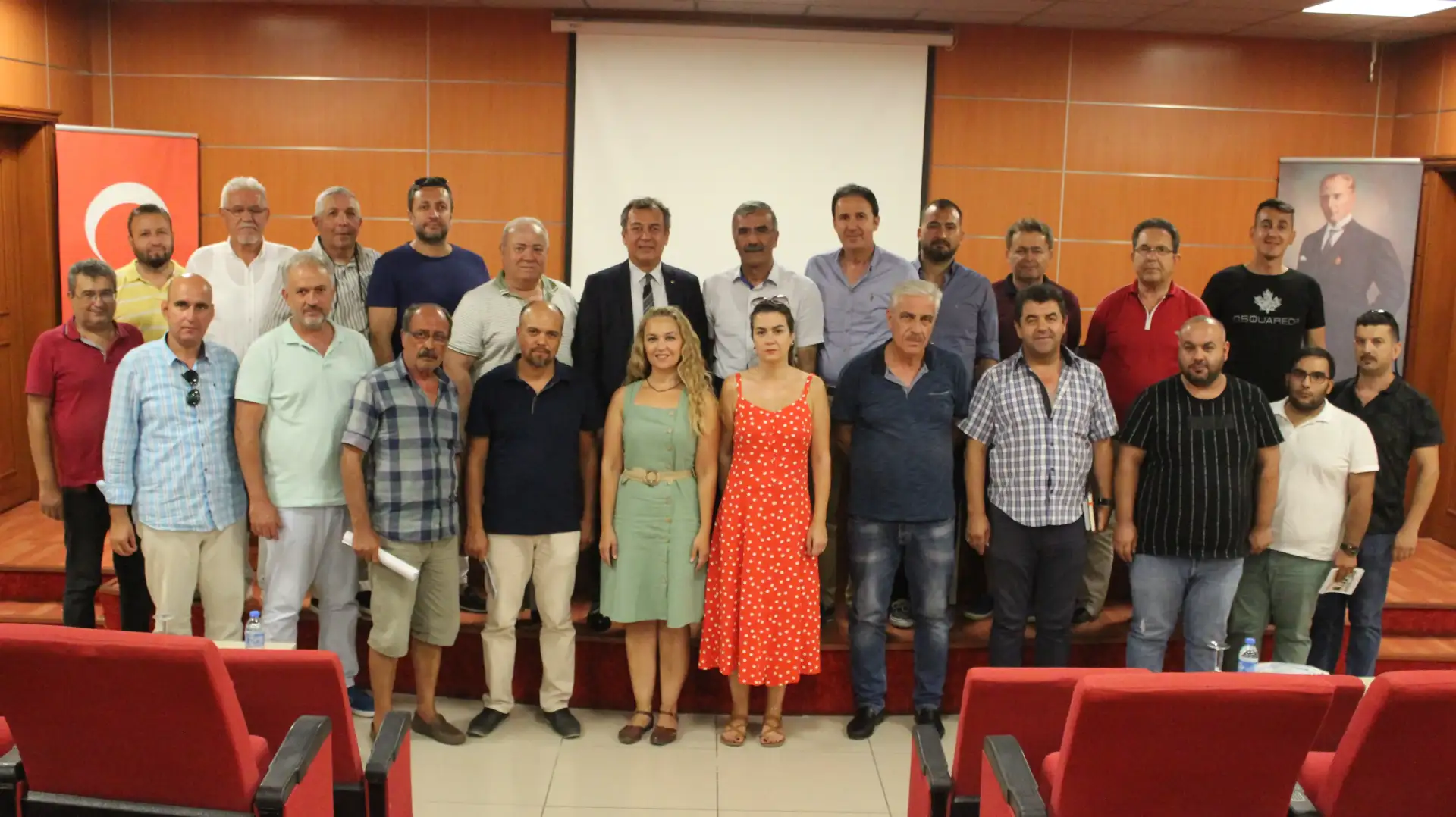 Milas Emlak Müşavirleri Derneği MİTSO'da toplandı.   EMLAKÇILAR SORUNLARINI MİTSO'DA DİLE GETİRDİLER.