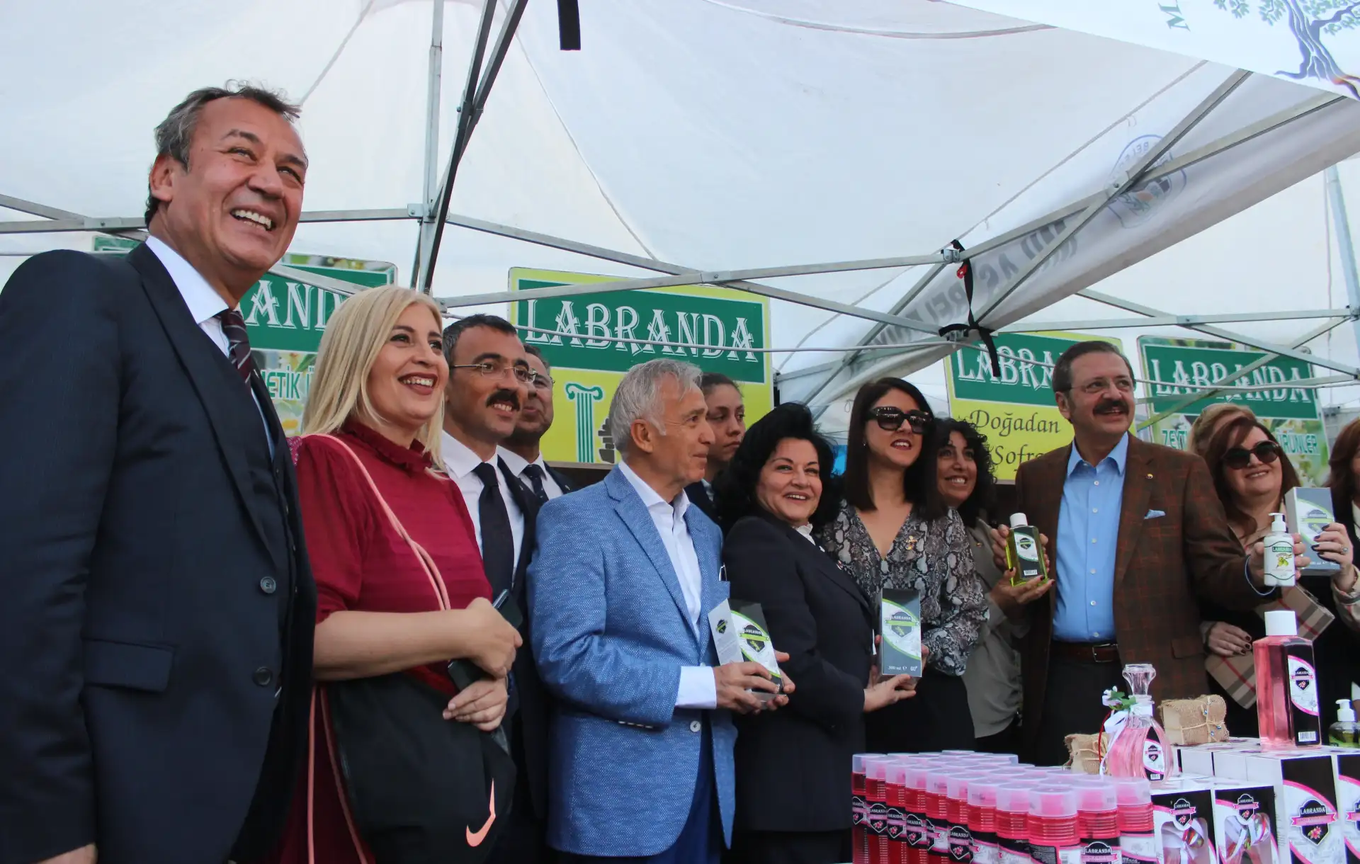 MİLAS 6. ZEYTİN HASAT ŞENLİĞİYLE COŞTU.