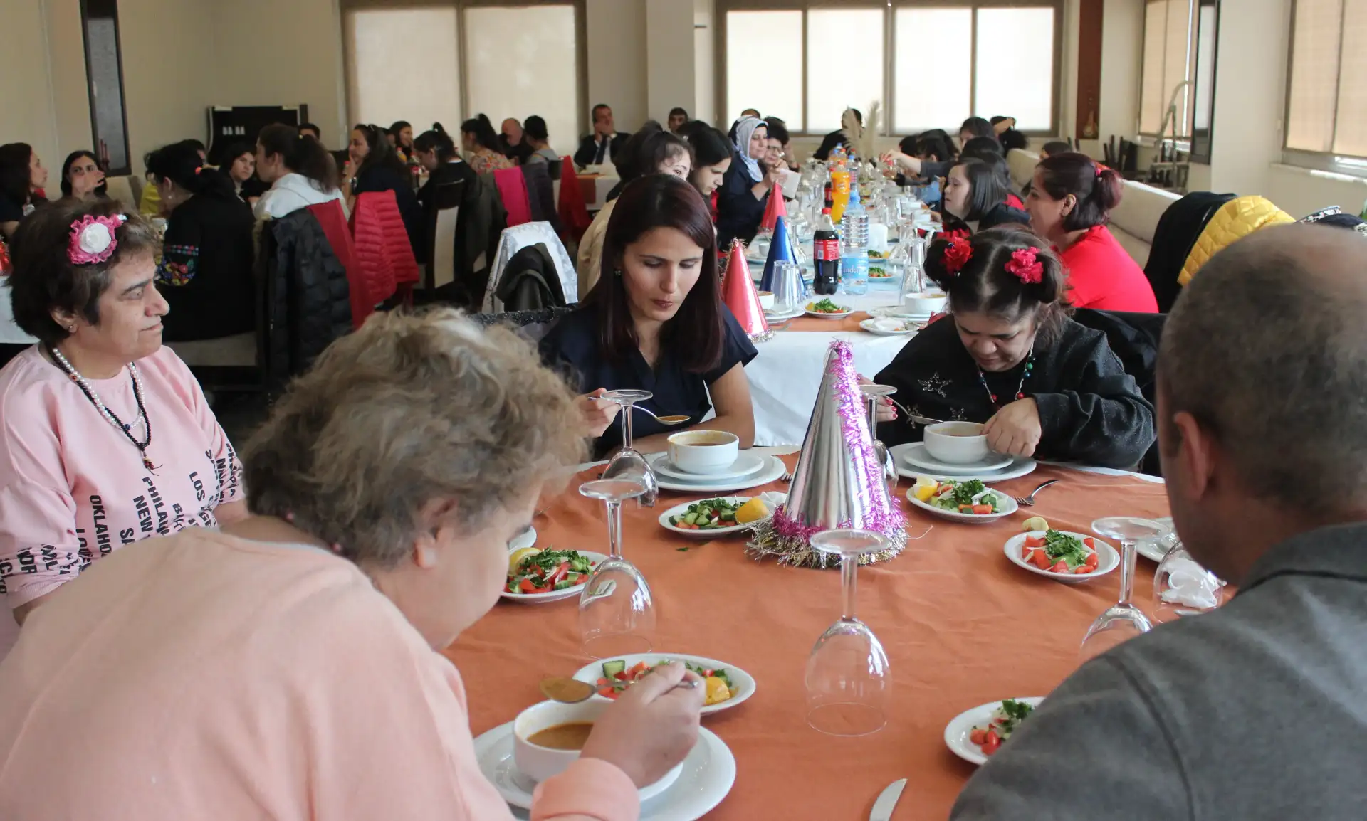 M.Ö.Karadeveci Bakım ve Rehabilitasyon Merkezindeki    ÖZEL BİREYLERE MİTSO'DAN ÖZEL YILBAŞI ŞÖLENİ - 1