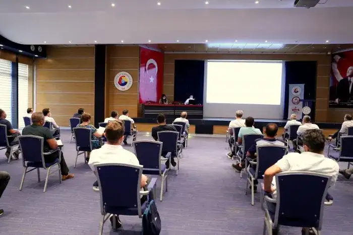 DİKKAT!..                           İKİNCİ EL MOTORLU KARA TAŞITLARI TİCARETİ YAPANLARIN               31 AĞUSTOS'A KADAR YENİ YETKİ BELGELERİNİ ALMALARI GEREKİYOR... - 1