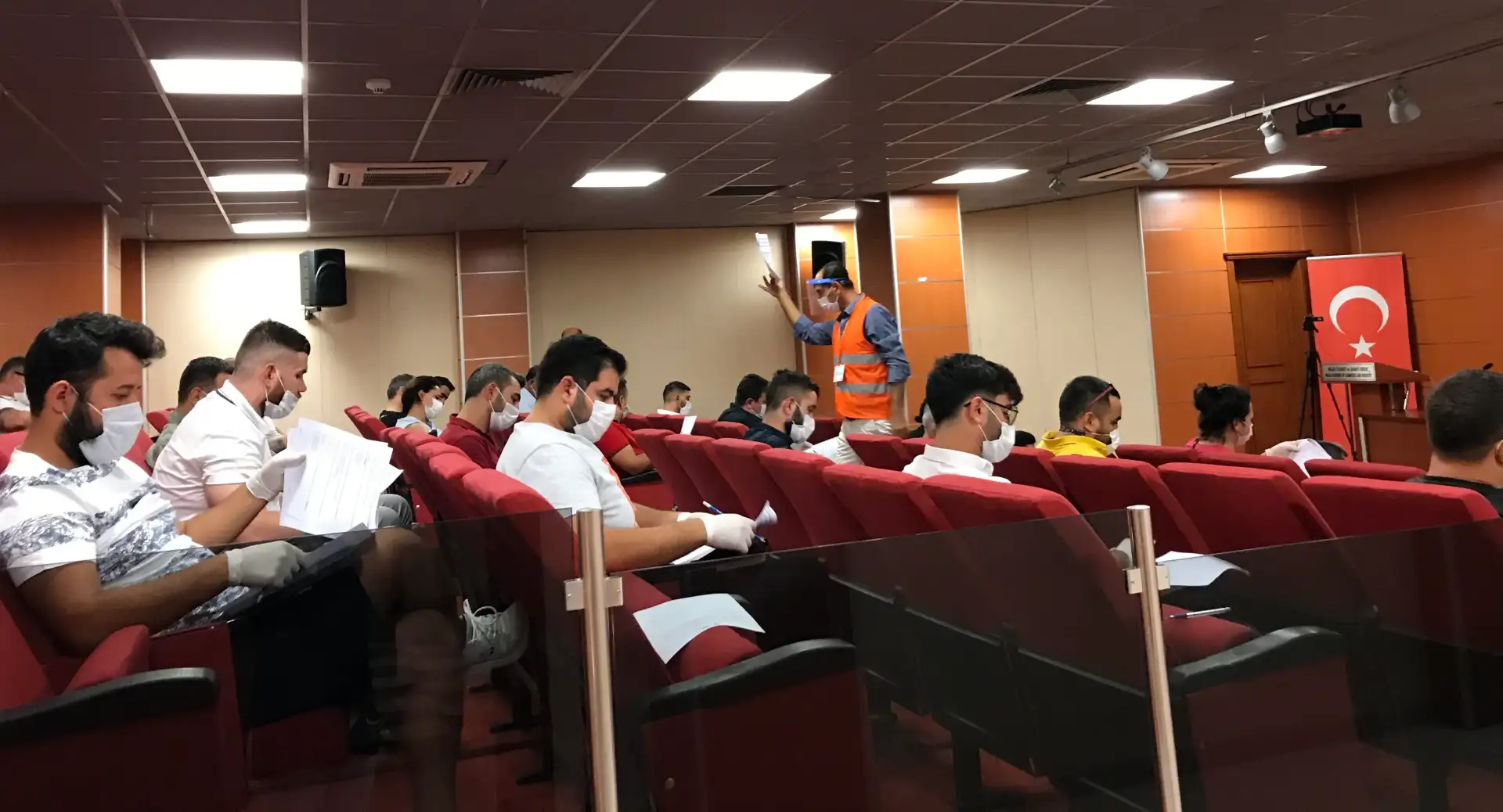 MİTSO'DA İKİNCİ EL MOTORLU KARA TAŞITLARI  ALIM SATIM SORUMLUSU SEVİYE-5 SINAVI YAPILDI - 2