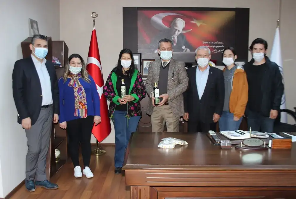 AİLOS ZEYTİNYAĞINI AİLECE ÜRETİP AİLECE PAZARLIYORLAR